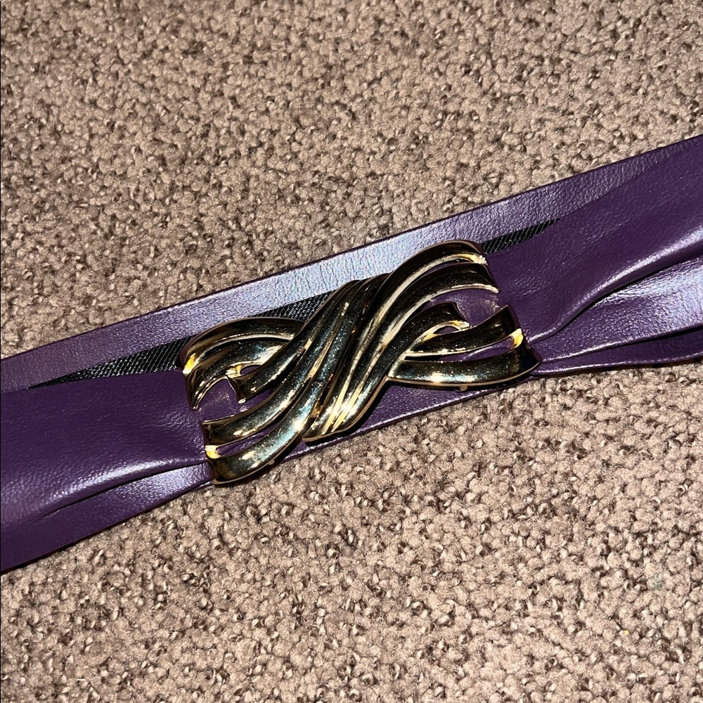 Vintage Gold Tone Buckle plum faux Leather  Belt adjustable med up to about 33in